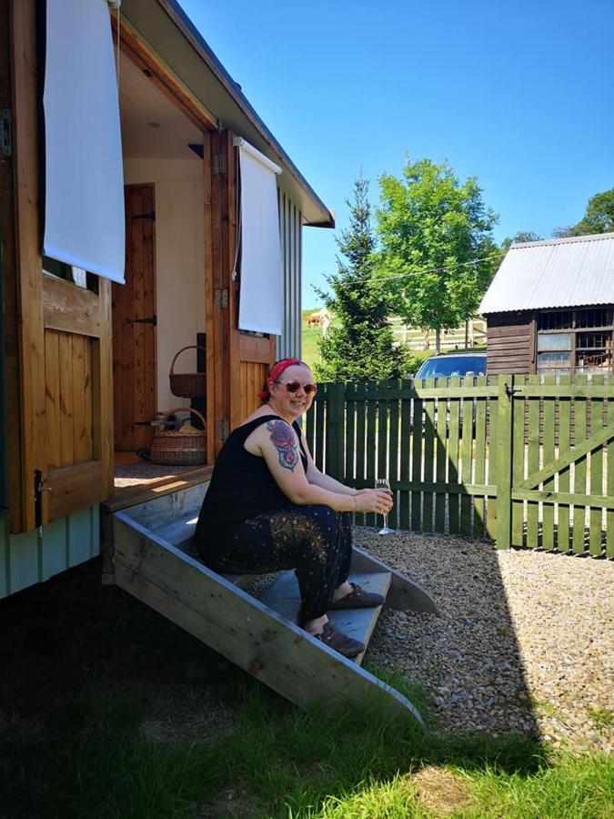 The Llama Hut Kirklevington エクステリア 写真